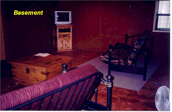 basement.jpg (60616 bytes)